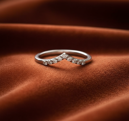 Curved diamond band on dark rust orange velvet - brighter front details